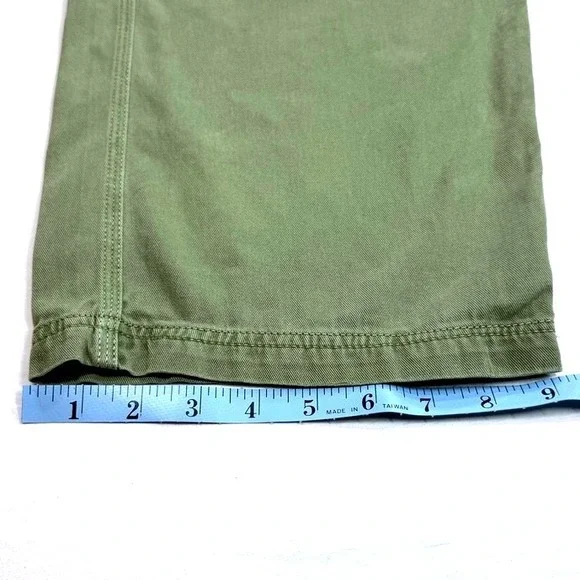 New Billabong Walkalong Women's pants size 29 relaxed fit, low rise, cargo - Picture 8 of 8